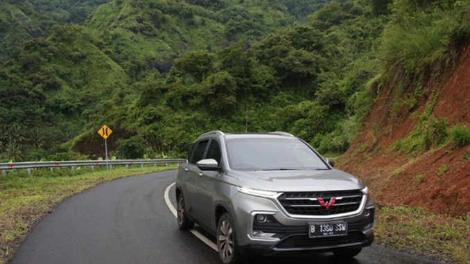 Teknik kick down mobil matic adalah fitur yang digunakan untuk membantu pengemudi pada situasi tertentu. Yuk, kenali arti, fungsi dan cara melakukannya disini!